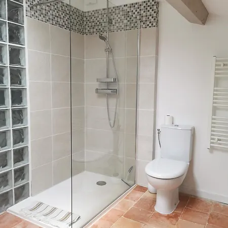 Les Pins, Russol Casa vacanze