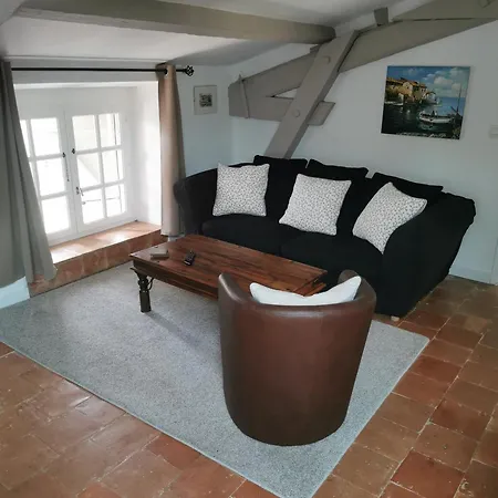 Les Pins, Russol